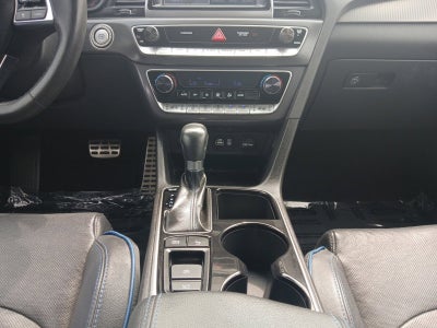 2018 Hyundai SONATA Limited W/ REARVIEW CAMERA & PARKING SENSORS