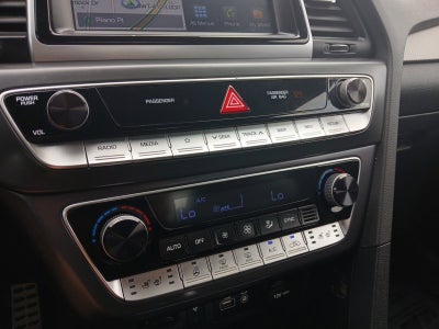 2018 Hyundai SONATA Limited W/ REARVIEW CAMERA & PARKING SENSORS