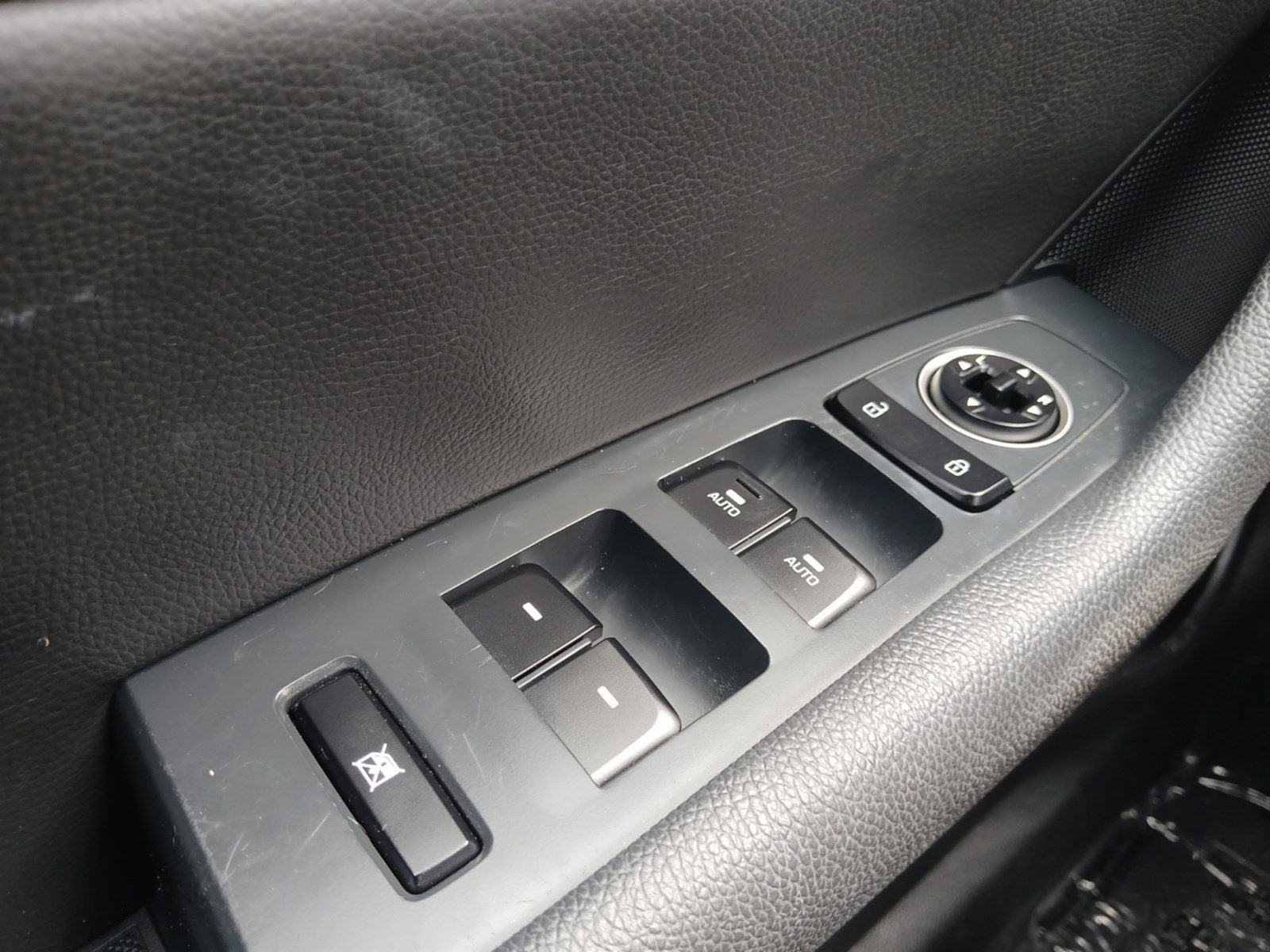 2018 Hyundai SONATA Limited W/ REARVIEW CAMERA & PARKING SENSORS