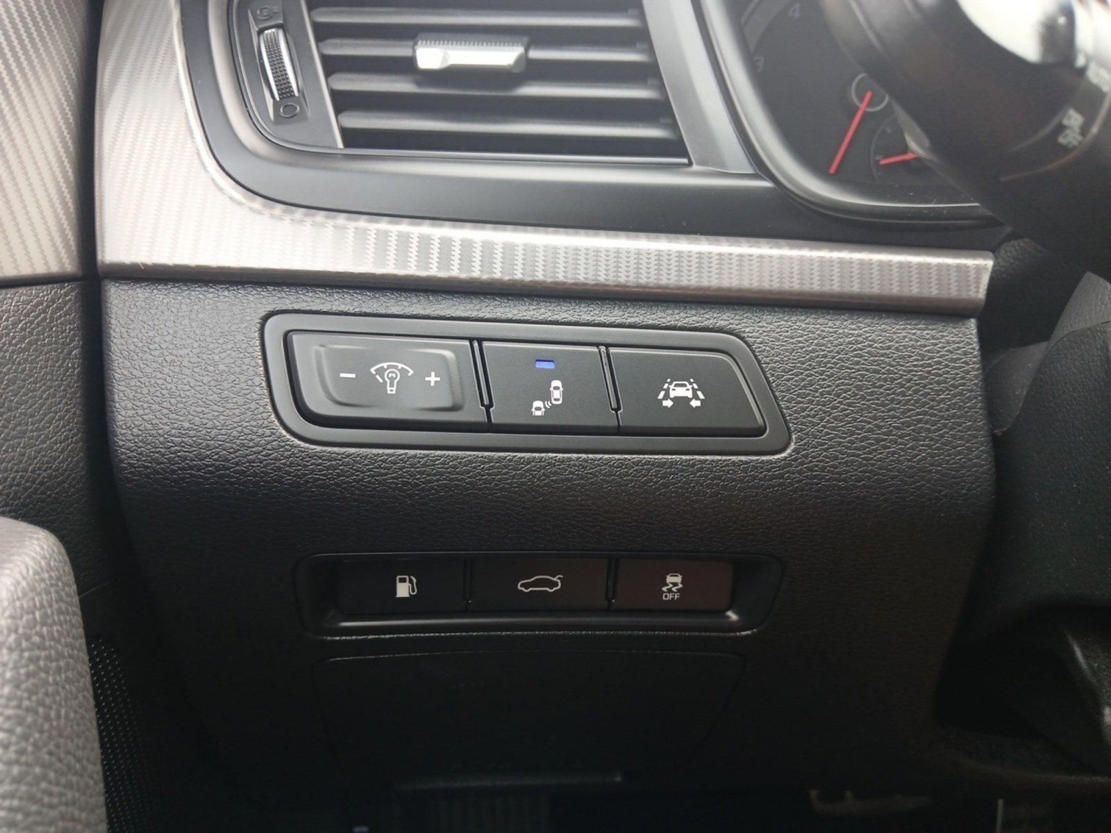 2018 Hyundai SONATA Limited W/ REARVIEW CAMERA & PARKING SENSORS