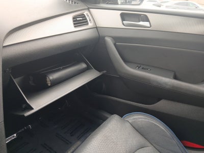 2018 Hyundai SONATA Limited W/ REARVIEW CAMERA & PARKING SENSORS