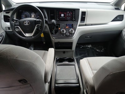 2018 Toyota Sienna LE