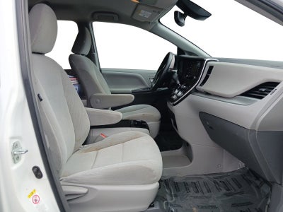 2018 Toyota Sienna LE