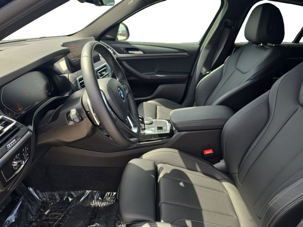 2025 BMW X4 xDrive30i