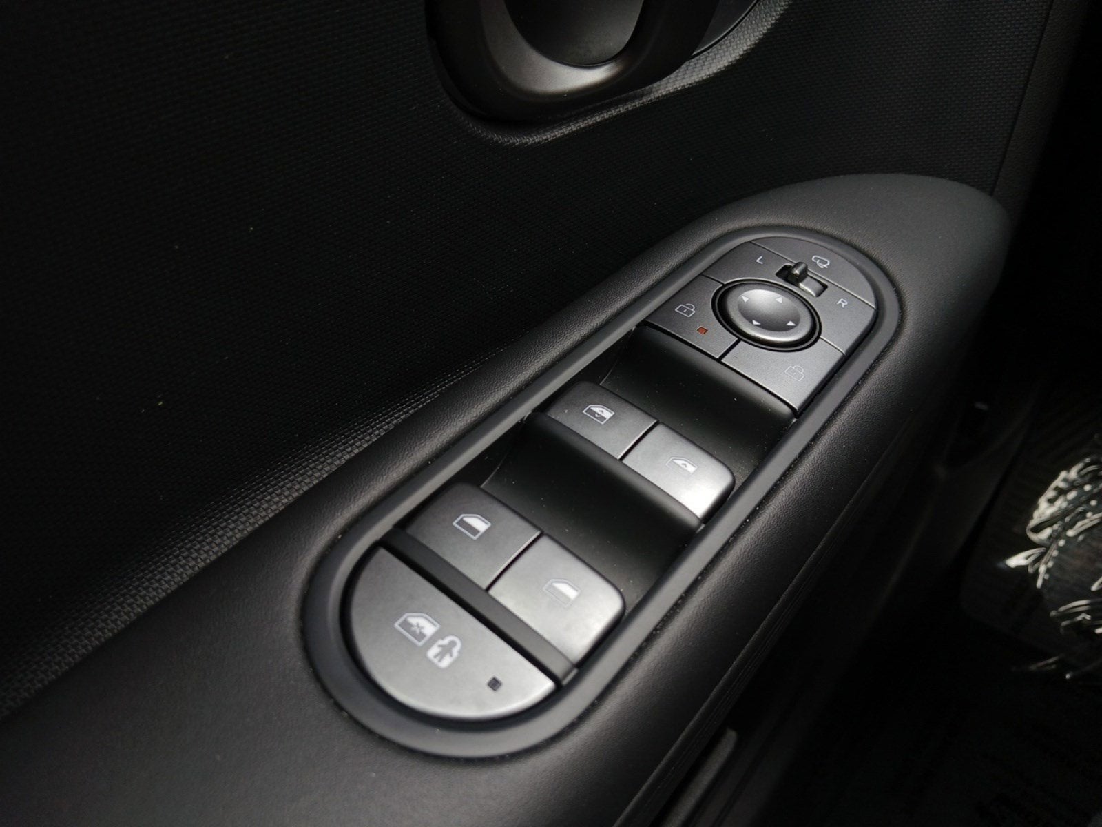 2025 Hyundai IONIQ 5 SEL W/ SMART CRUISE CONTROL & WIRELESS CHARGER