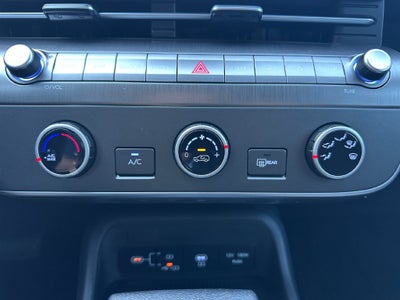 2027 Hyundai KONA SE