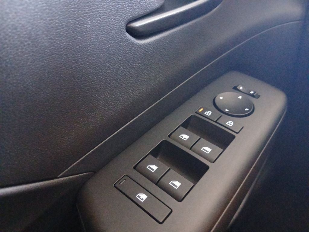 2027 Hyundai KONA SE