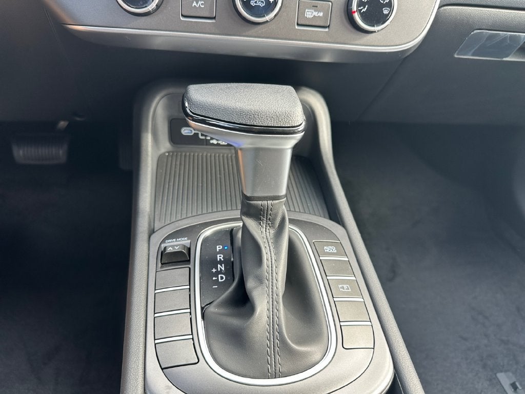 2027 Hyundai KONA SE