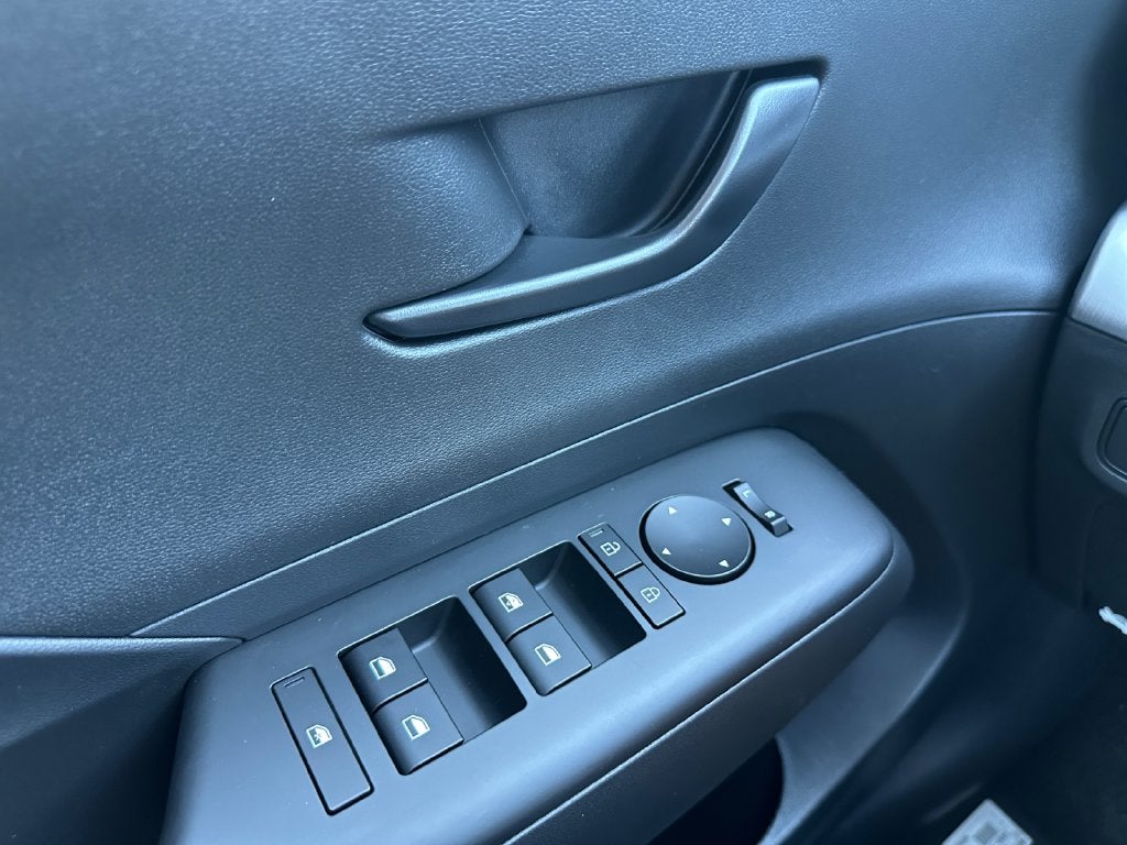 2027 Hyundai KONA SE