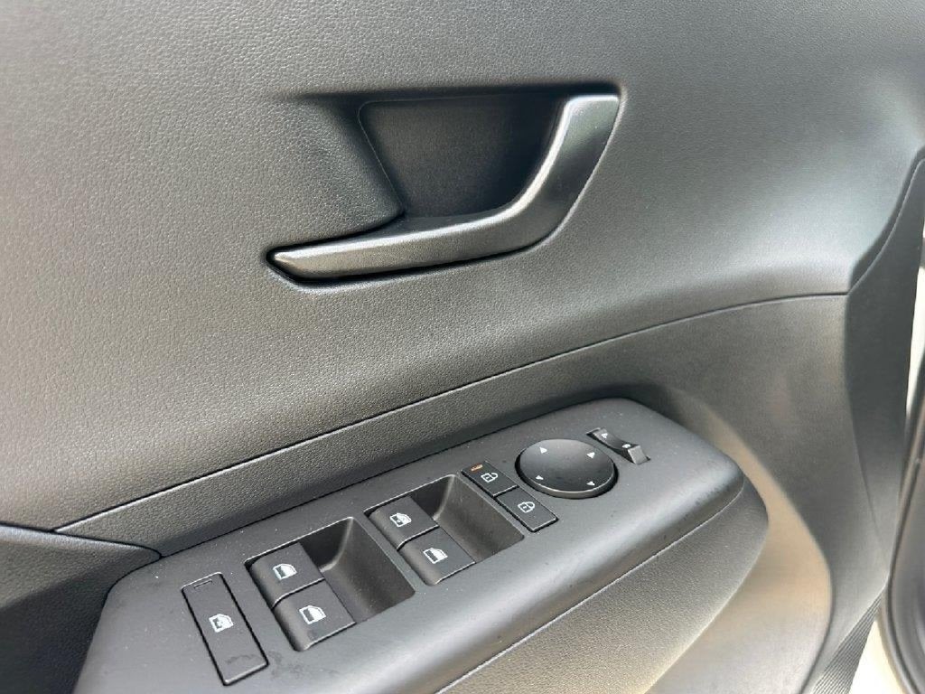 2027 Hyundai KONA SE