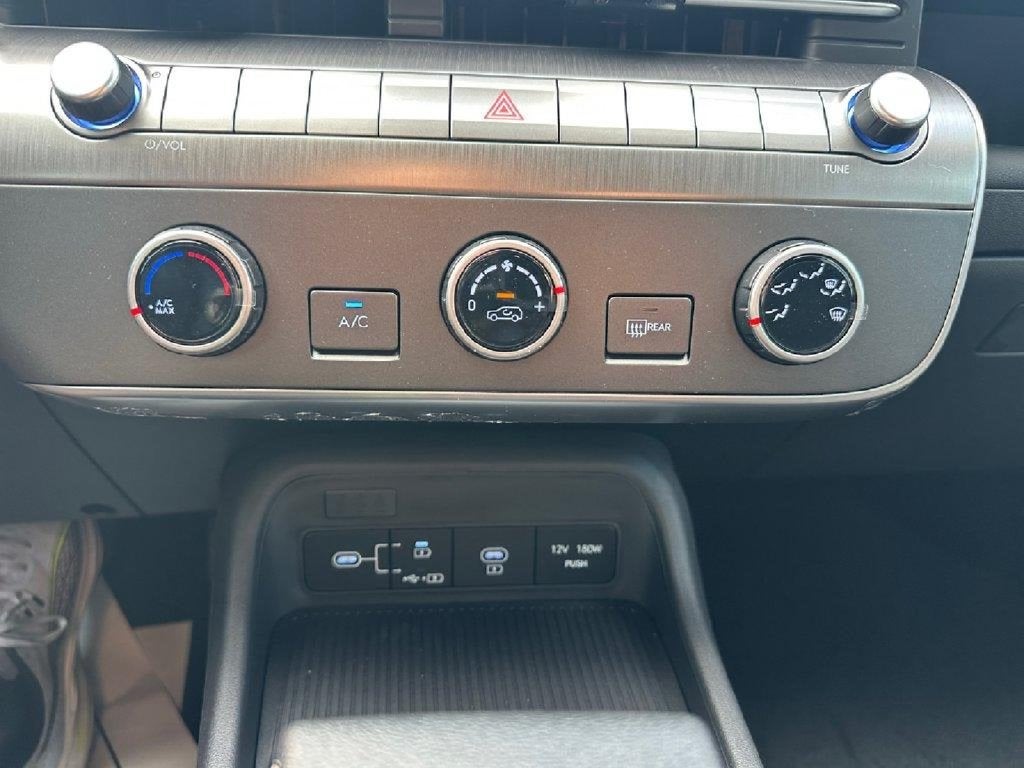 2027 Hyundai KONA SE