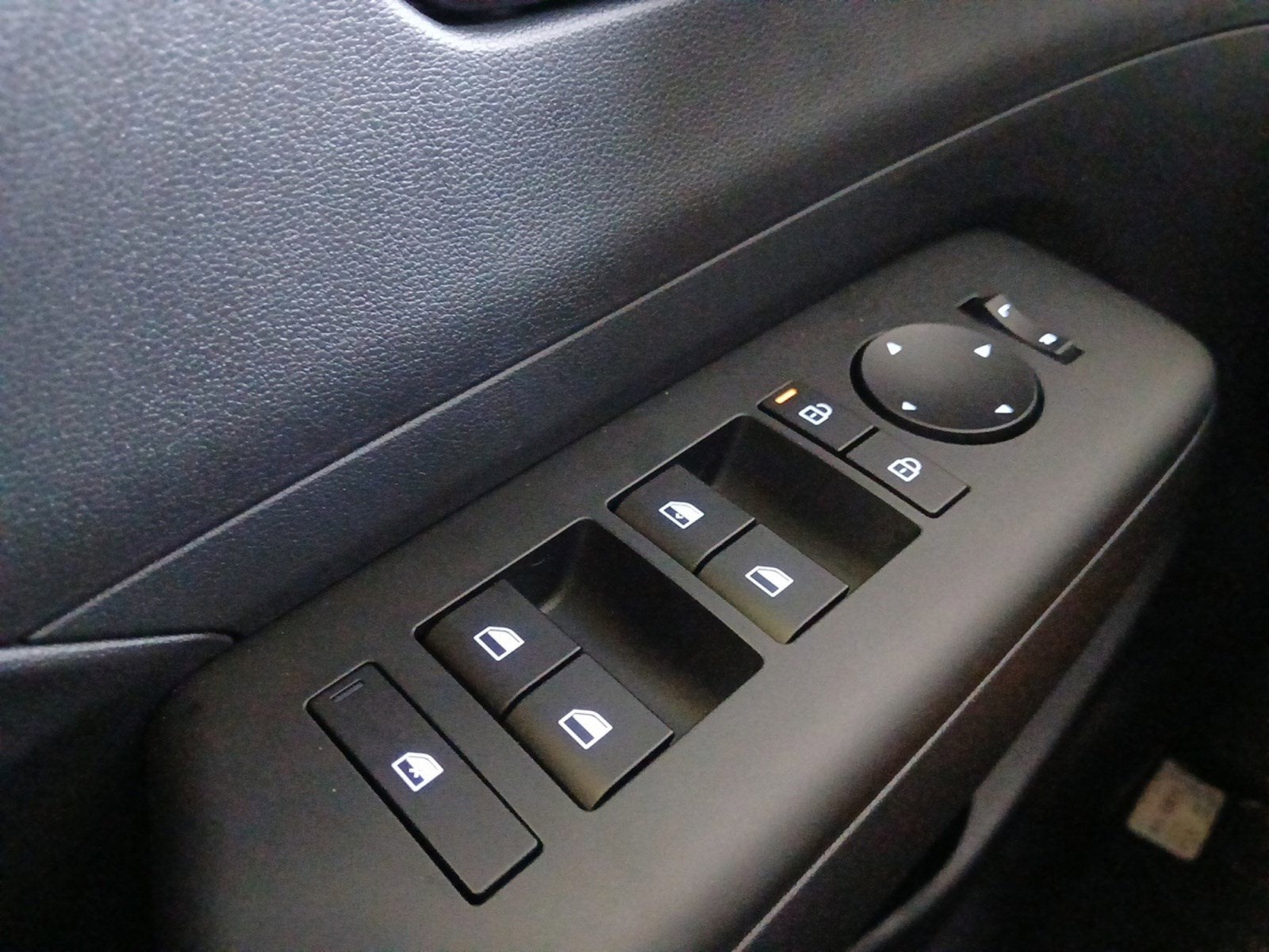 2025 Hyundai KONA ELECTRIC SE