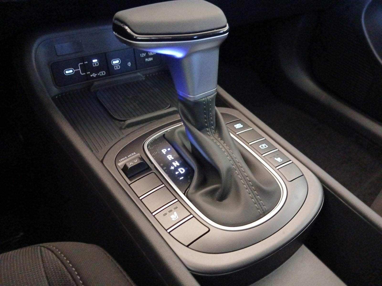 2026 Hyundai KONA SEL Sport W/ BLIND-SPOT WARNING & 18" ALLOY WHEELS