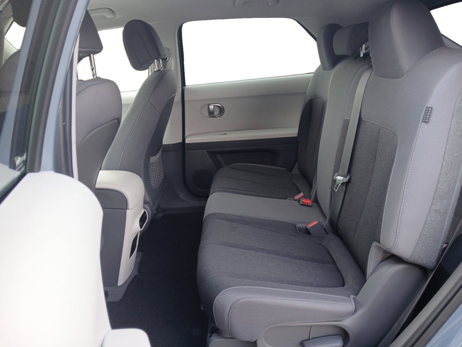 2024 Hyundai IONIQ 5 SE W/ GPS NAVIGATION & BACK-UP CAMERA