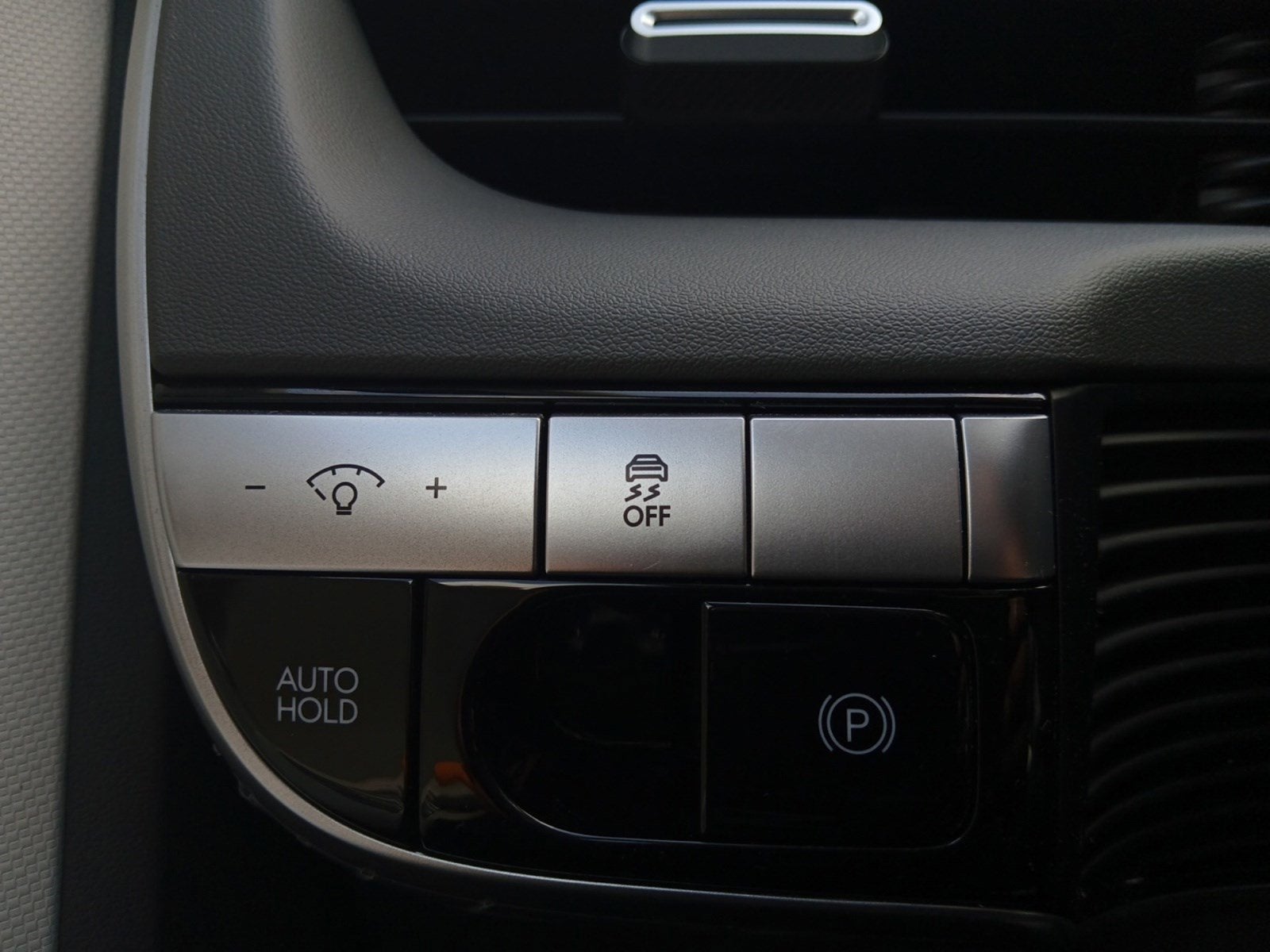 2024 Hyundai IONIQ 5 SE W/ GPS NAVIGATION & BACK-UP CAMERA