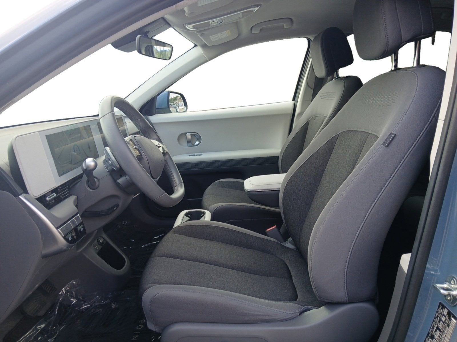 2024 Hyundai IONIQ 5 SE W/ GPS NAVIGATION & BACK-UP CAMERA