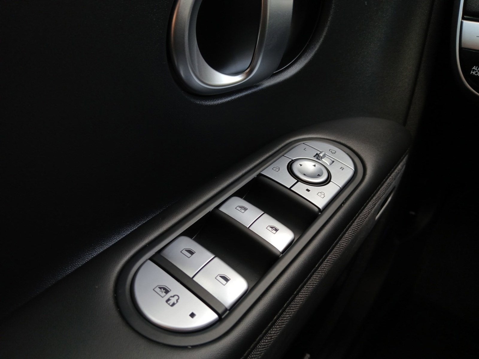 2024 Hyundai IONIQ 5 Limited W/ REMOTE SMART PARKING ASSIST