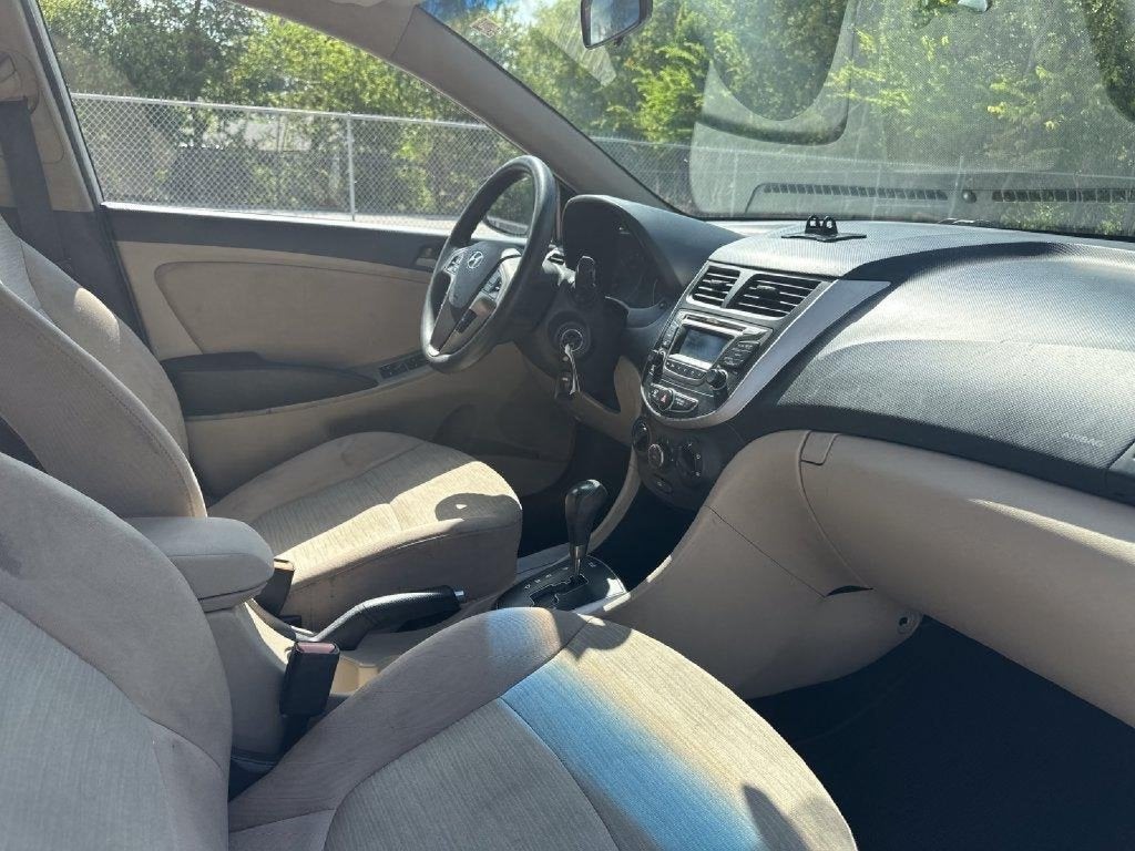 2016 Hyundai ACCENT SE