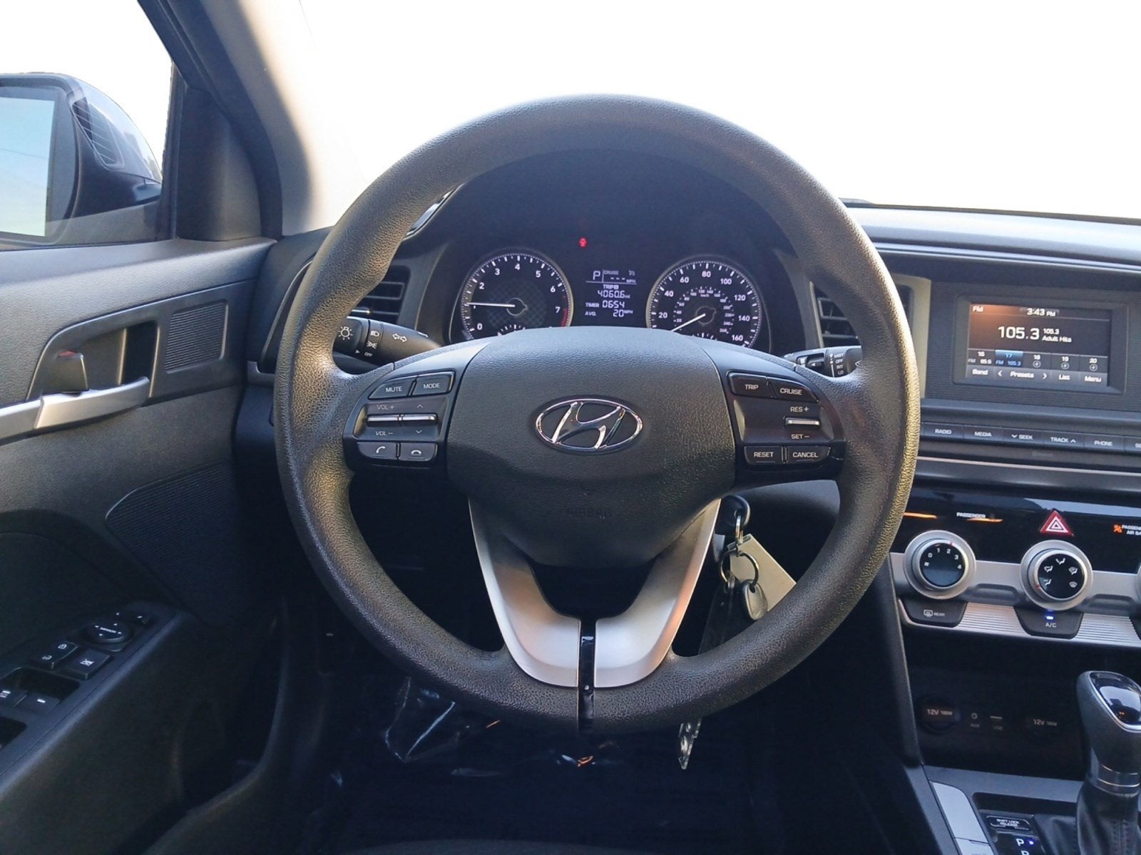 2019 Hyundai ELANTRA SE