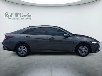 2024 Hyundai ELANTRA SE