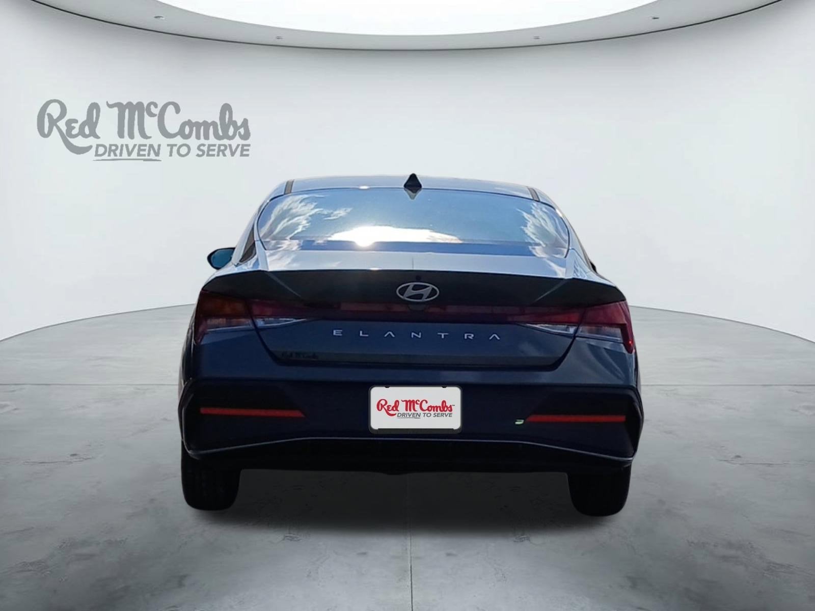 2025 Hyundai ELANTRA SE