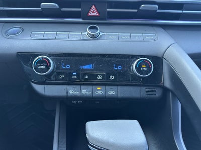 2024 Hyundai ELANTRA SEL SEL