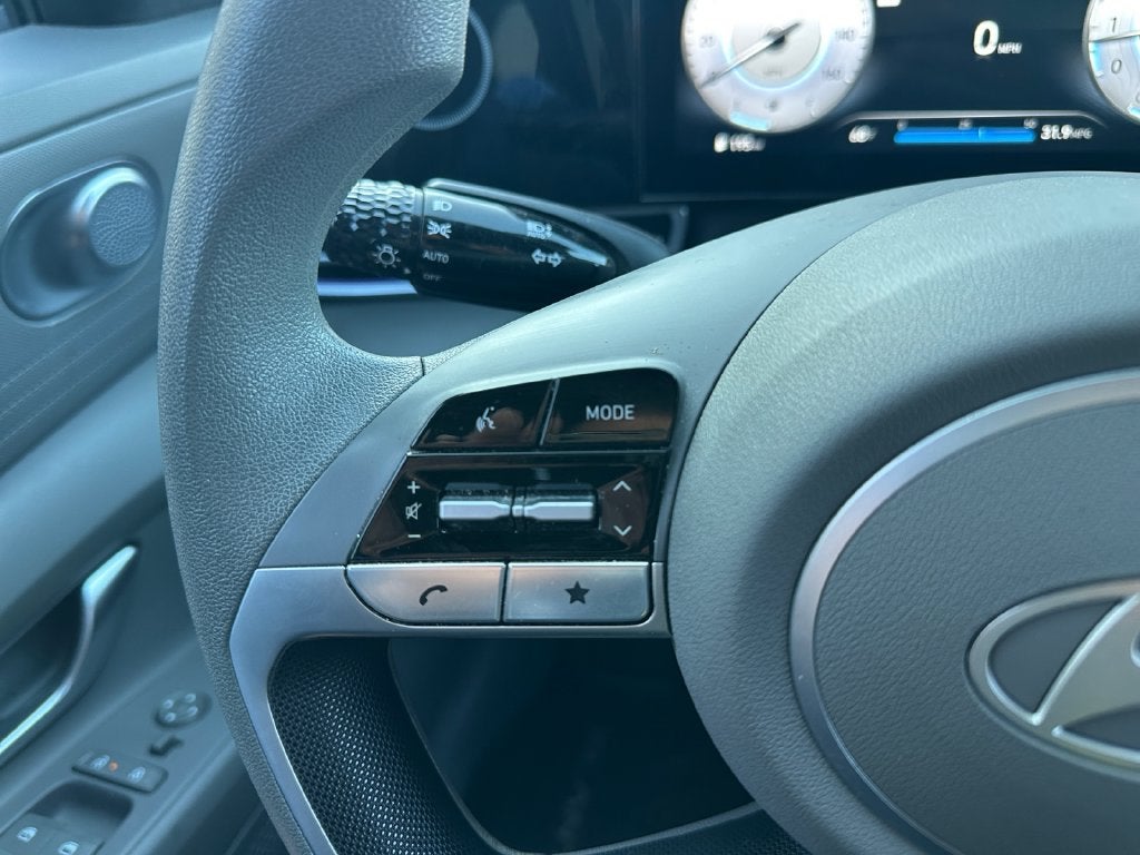 2024 Hyundai ELANTRA SEL SEL