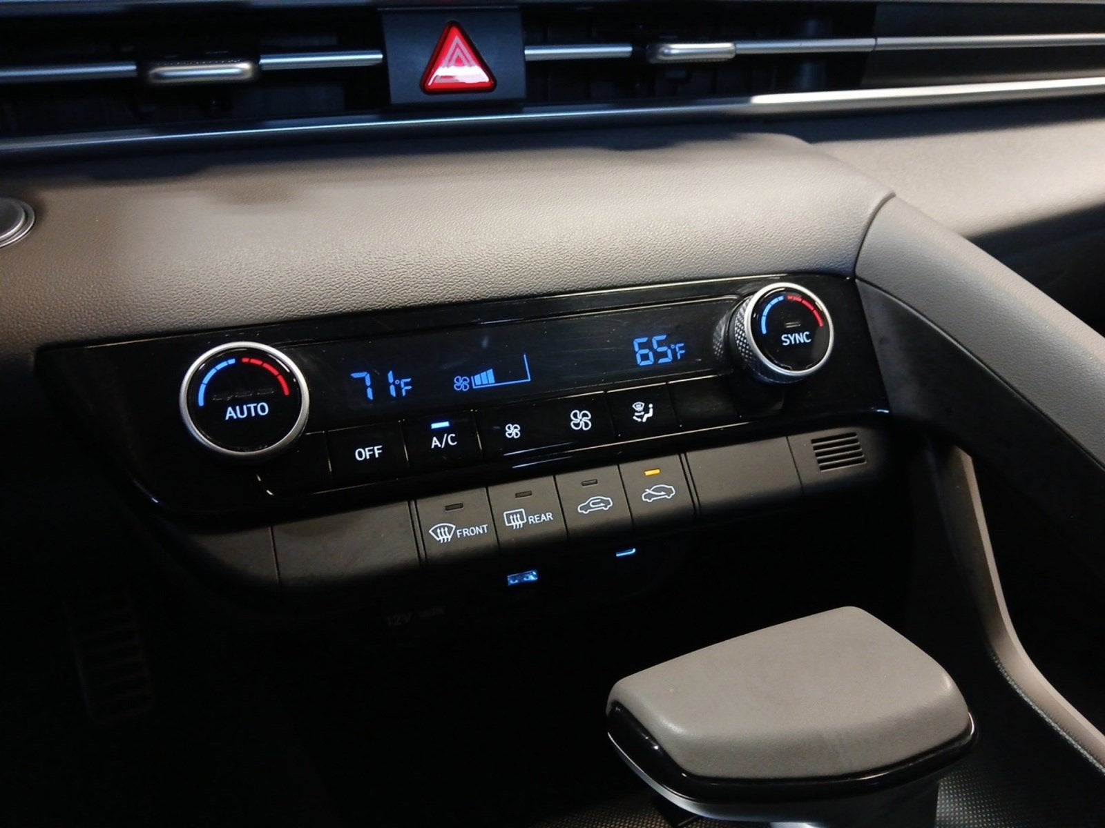 2025 Hyundai ELANTRA SEL Sport W/ FORWARD COLLISION AVOIDANCE ASSIST