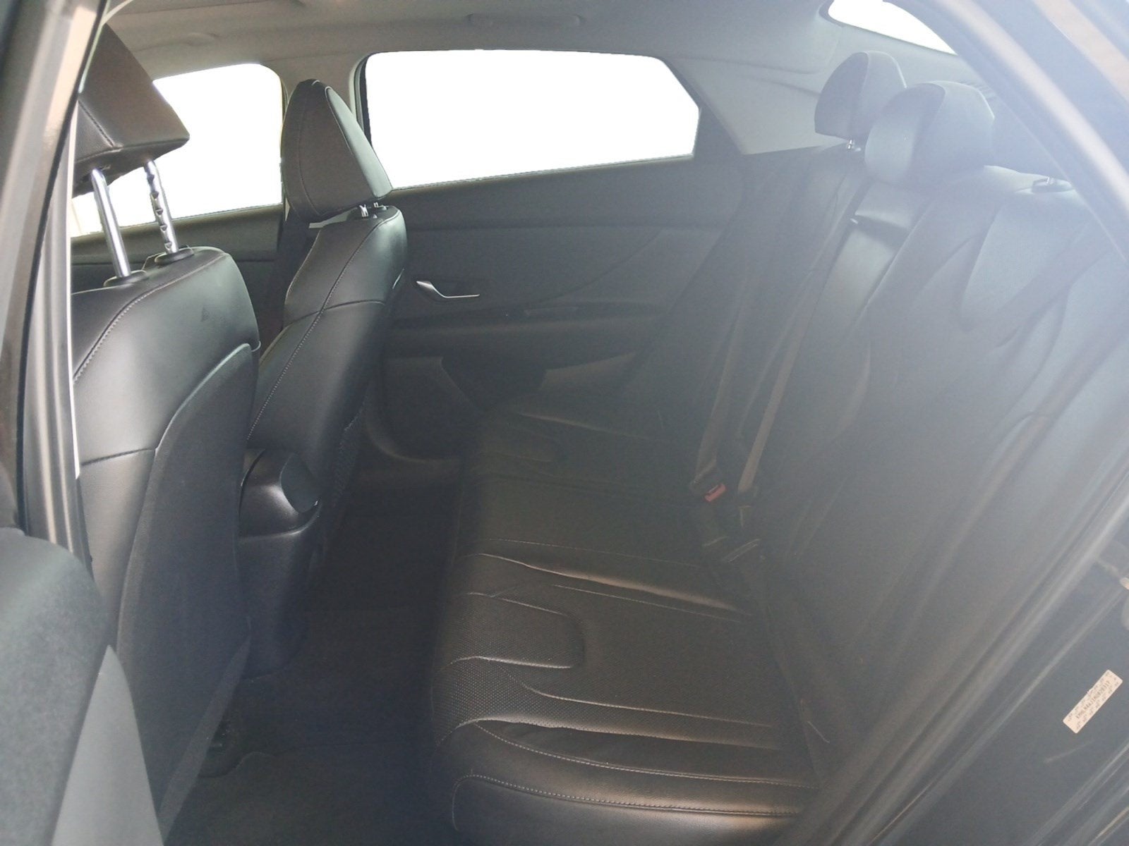 2022 Hyundai Elantra Limited - Photo 13