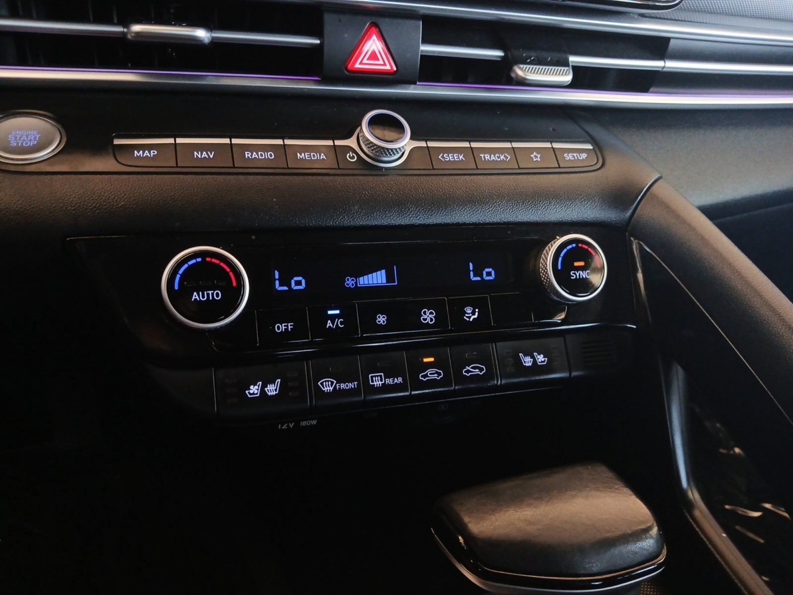 2022 Hyundai Elantra Limited - Photo 18