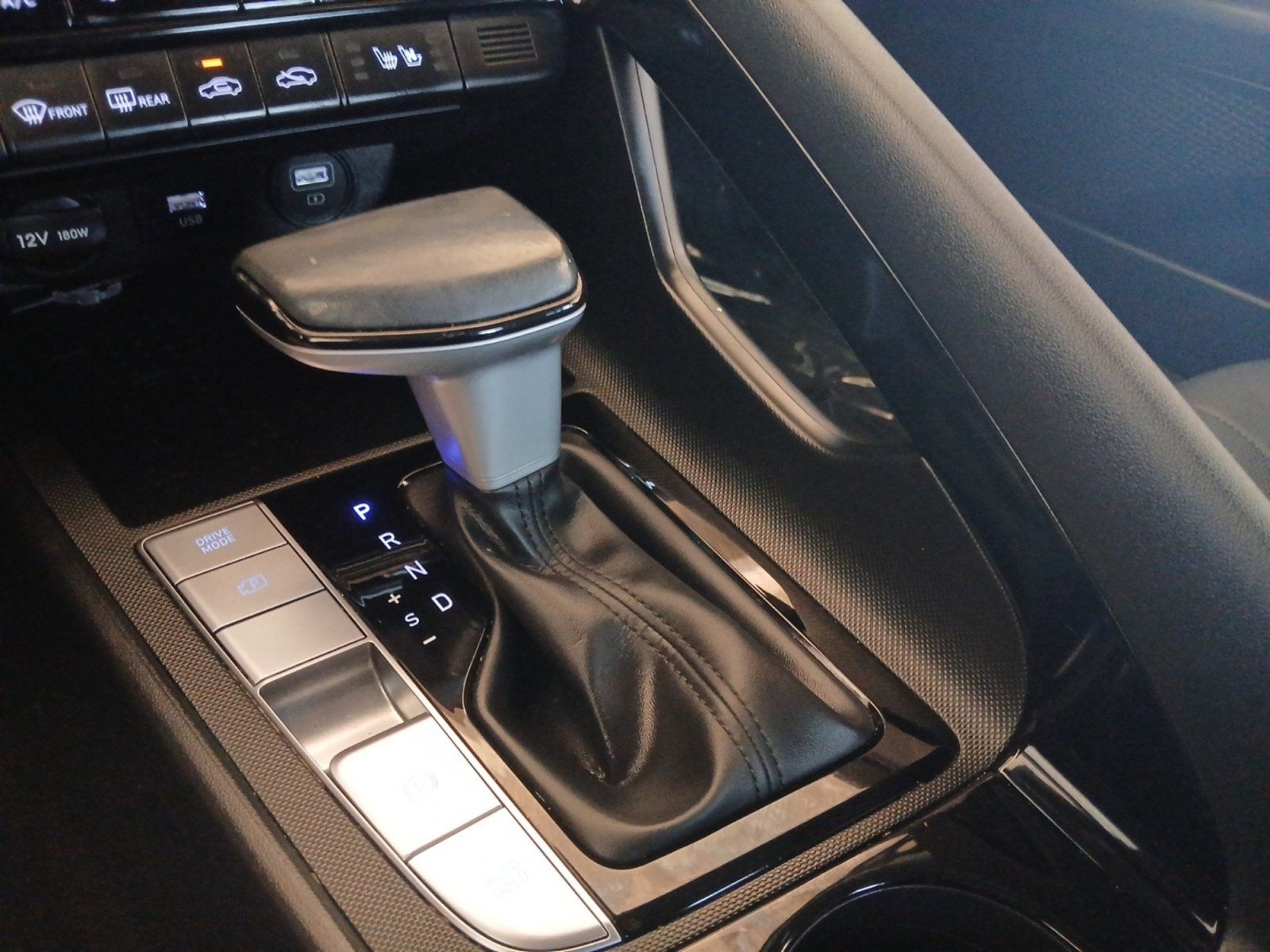 2022 Hyundai Elantra Limited - Photo 19