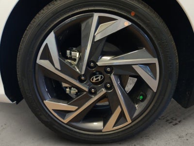 2026 Hyundai ELANTRA Limited W/ SMART CRUISE CONTROL - STOP & GO