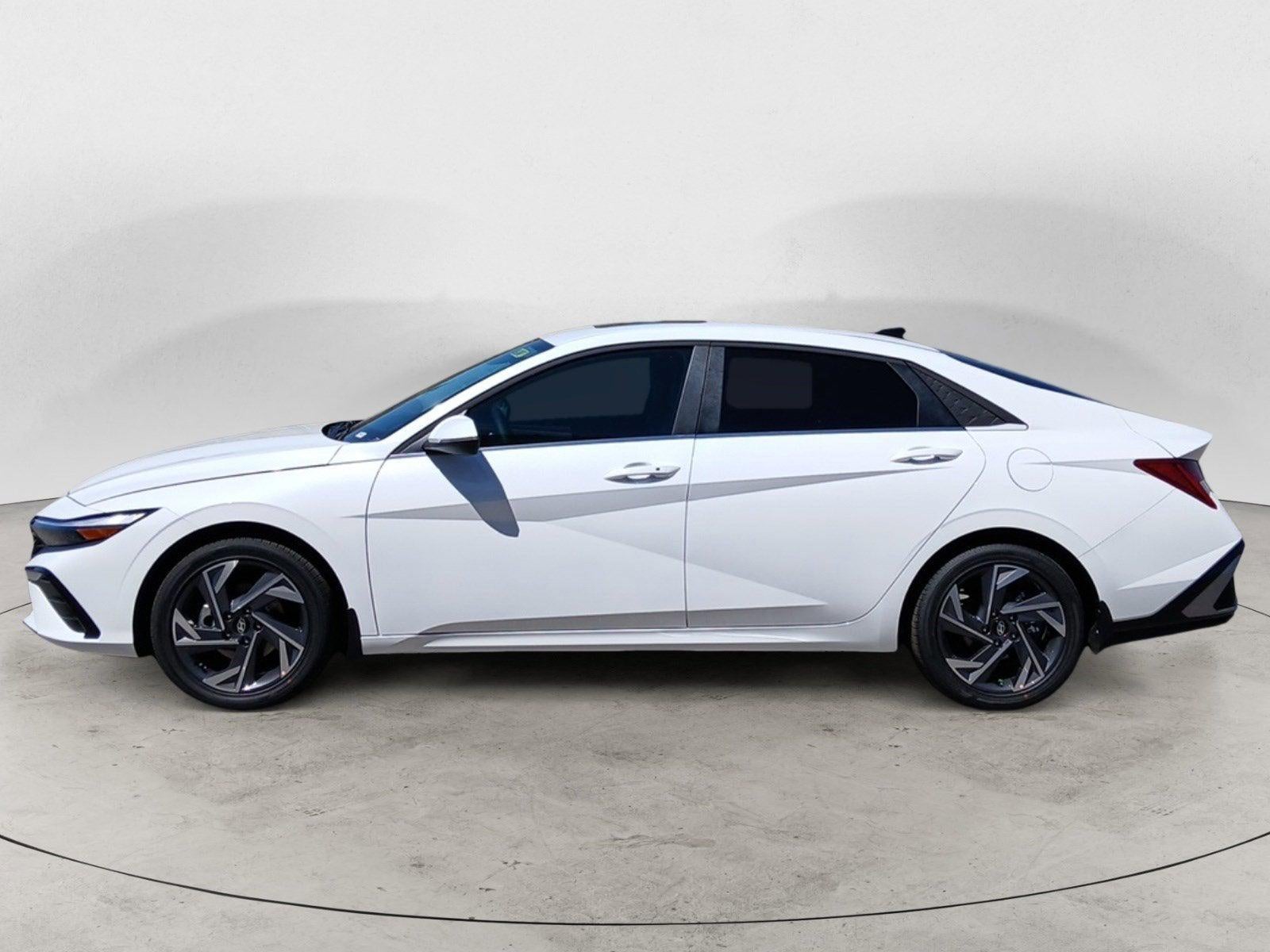 2026 Hyundai ELANTRA Limited W/ SMART CRUISE CONTROL - STOP & GO