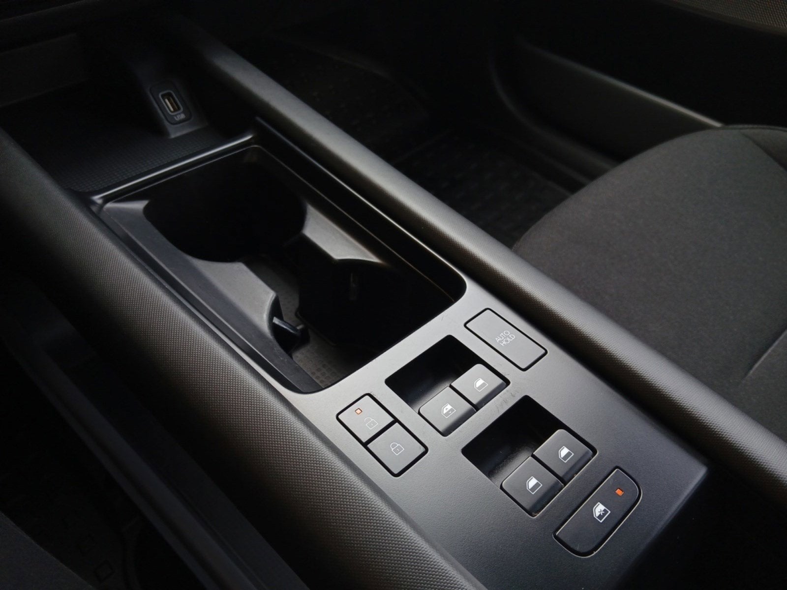 2024 Hyundai IONIQ 6 SE W/ REARVIEW CAMERA AND GUIDELINES