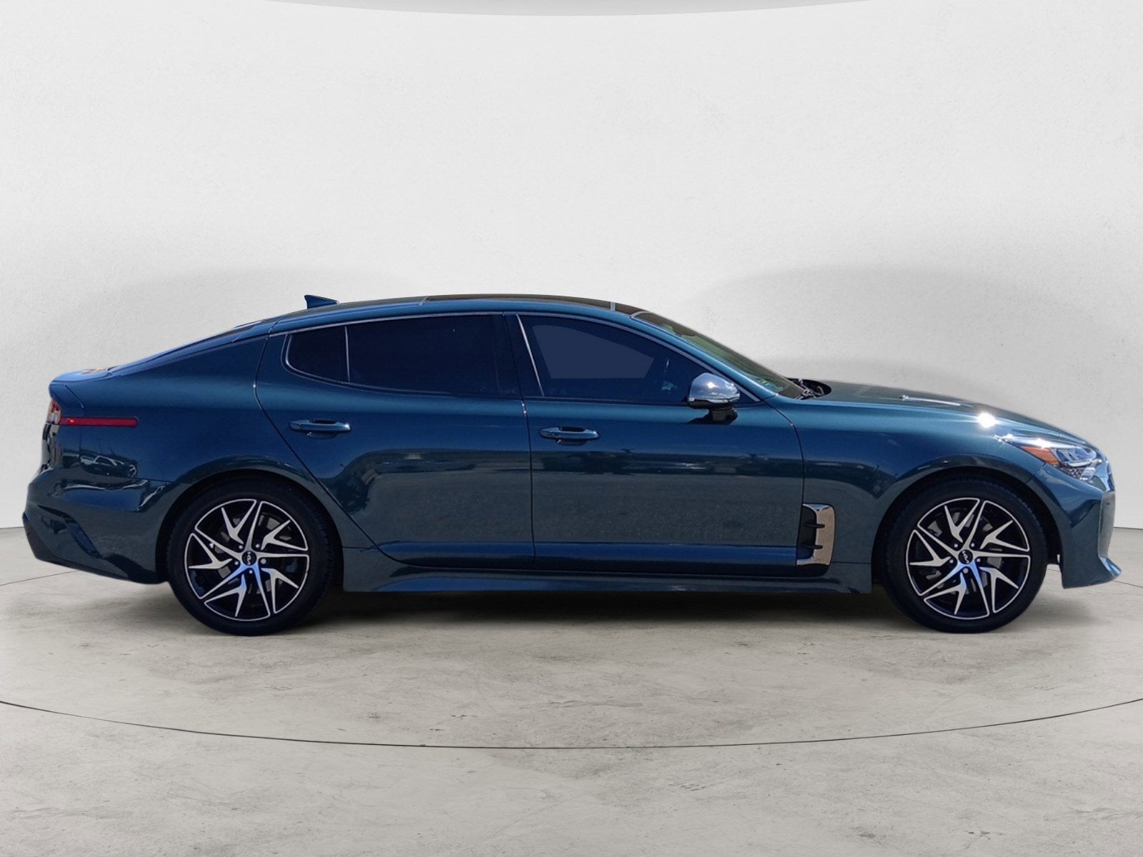 2023 Kia Stinger GT-Line