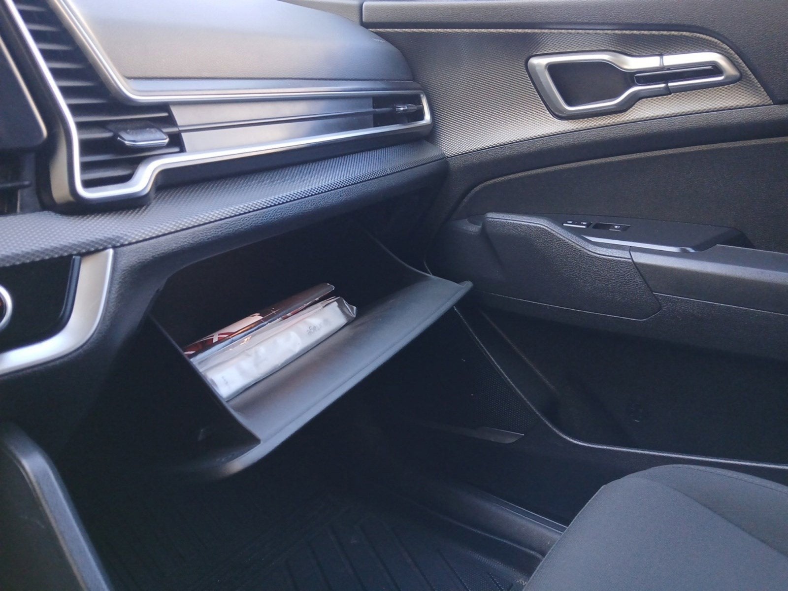 2024 Kia Sportage LX BACKUP CAMERA & HEATED SEATS