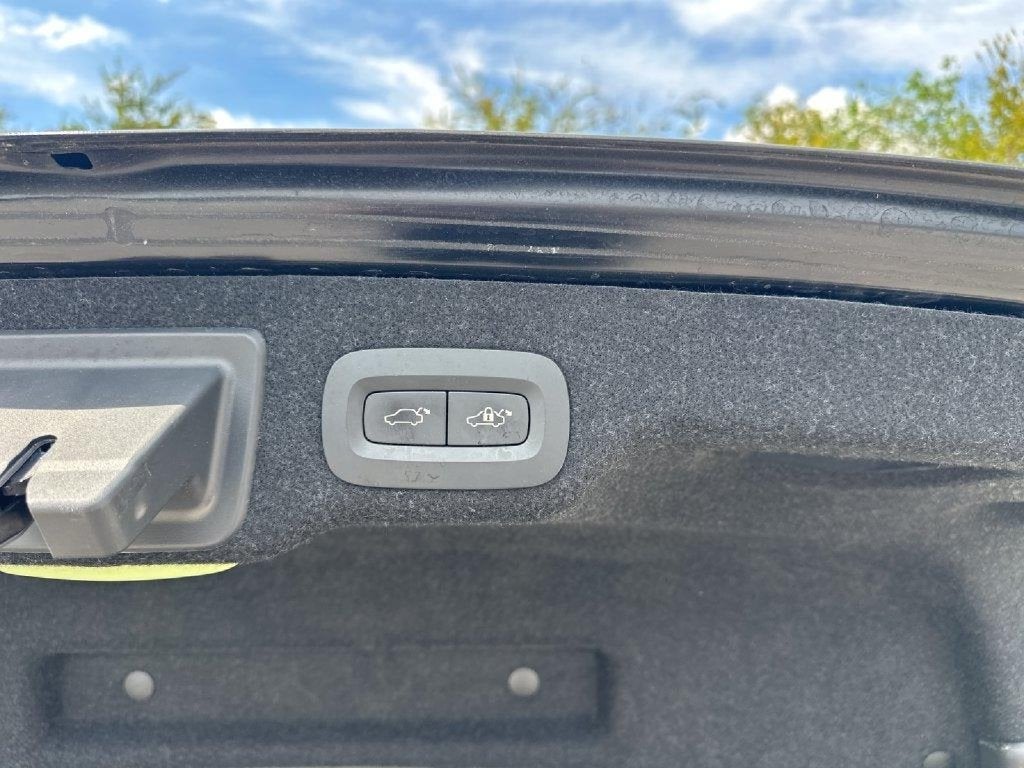 2018 Volvo S90 T5 Momentum