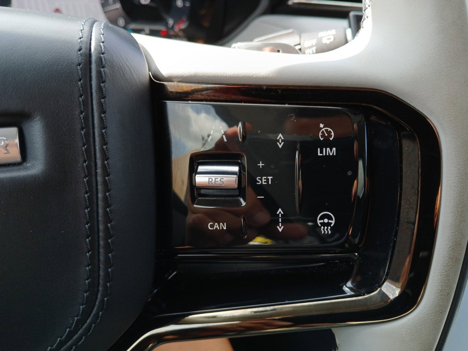 2025 Land Rover Range Rover Velar S