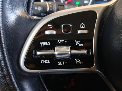 2022 Mercedes-Benz GLC 300 W/ AUTONOMOUS EMERGENCY BRAKING