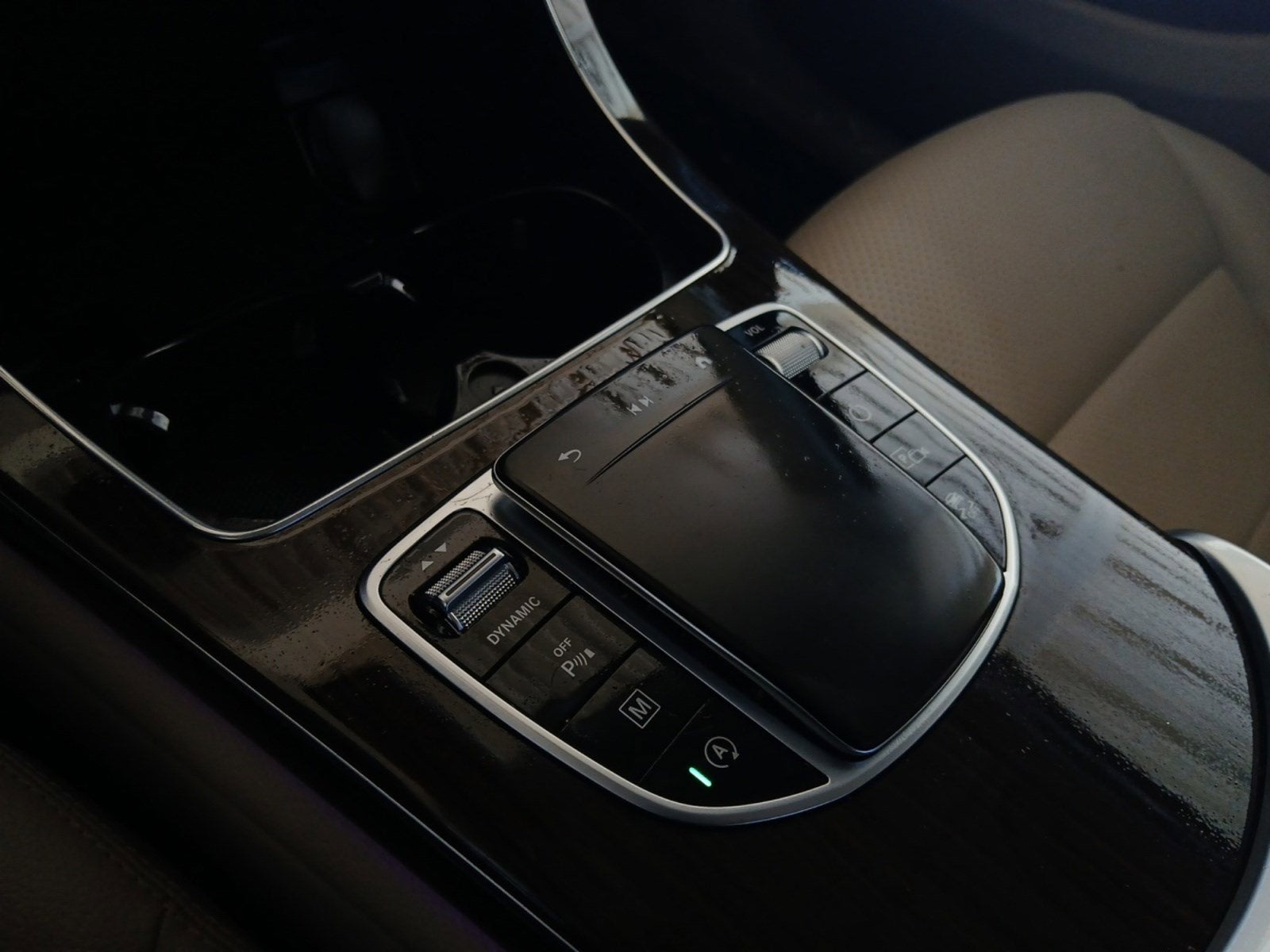 2022 Mercedes-Benz GLC 300 W/ AUTONOMOUS EMERGENCY BRAKING