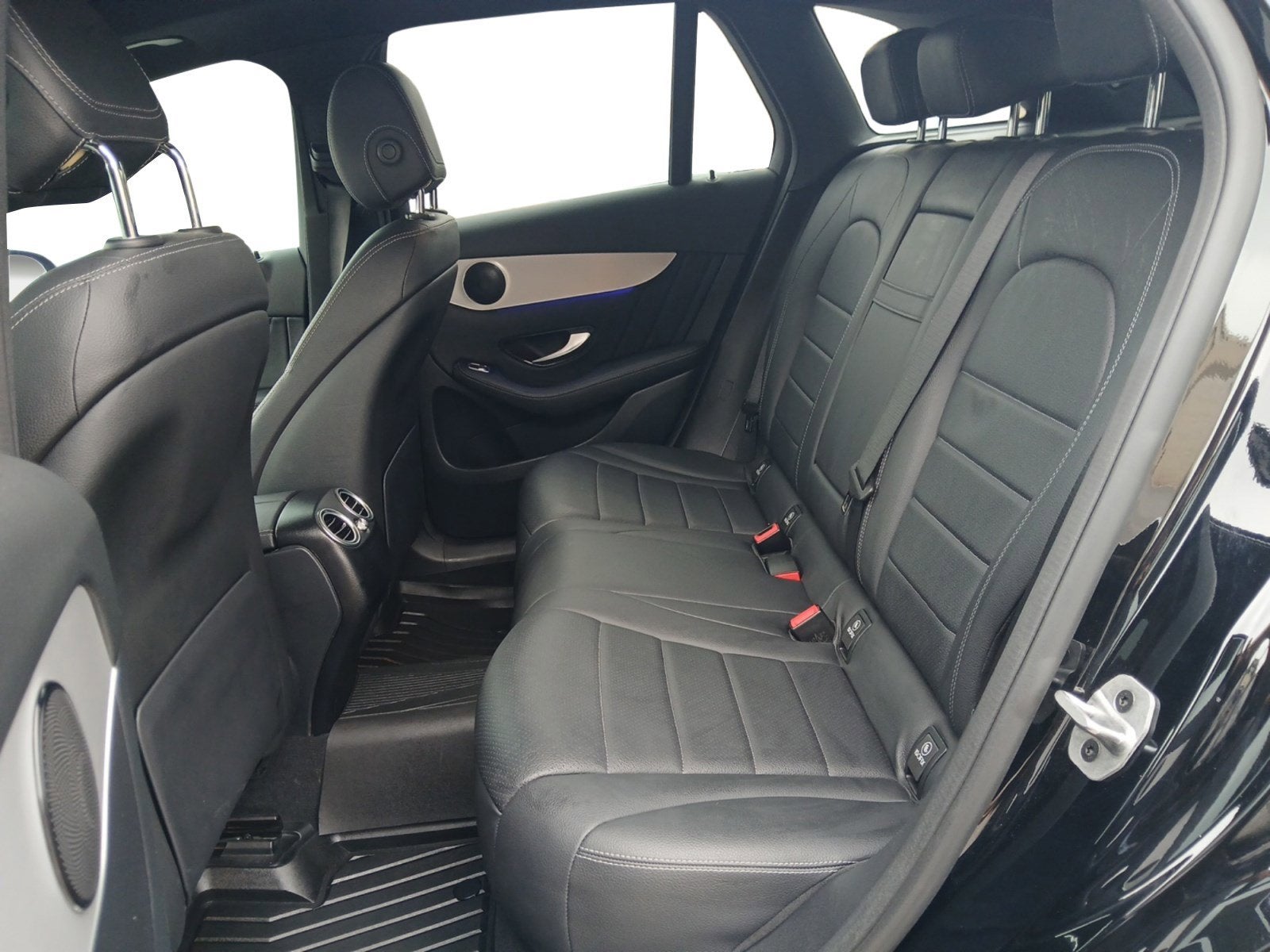 2022 Mercedes-Benz GLC GLC 300 W/ PANORAMA SUNROOF & BACK-UP CAMERA