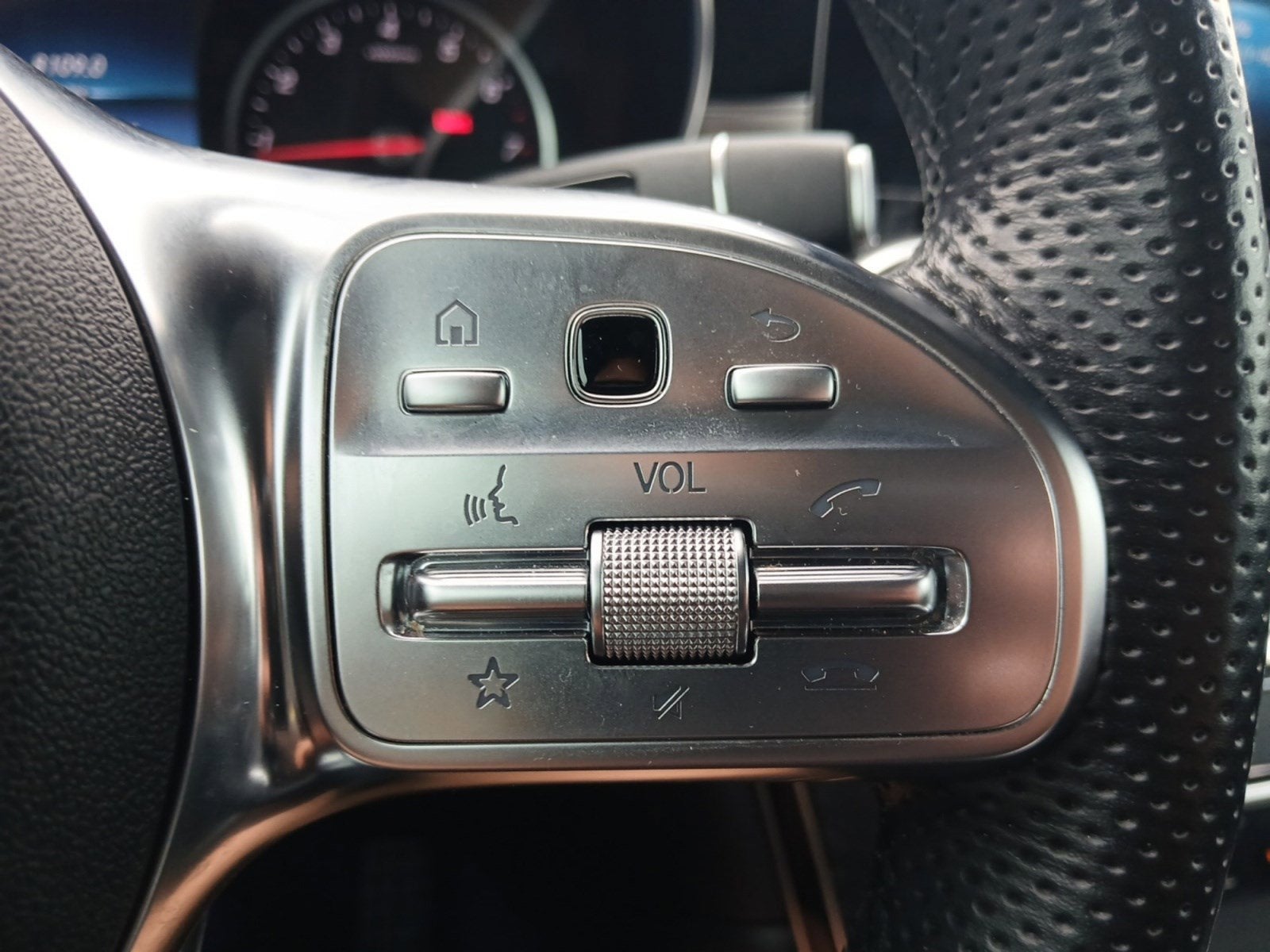 2022 Mercedes-Benz GLC GLC 300 W/ PANORAMA SUNROOF & BACK-UP CAMERA