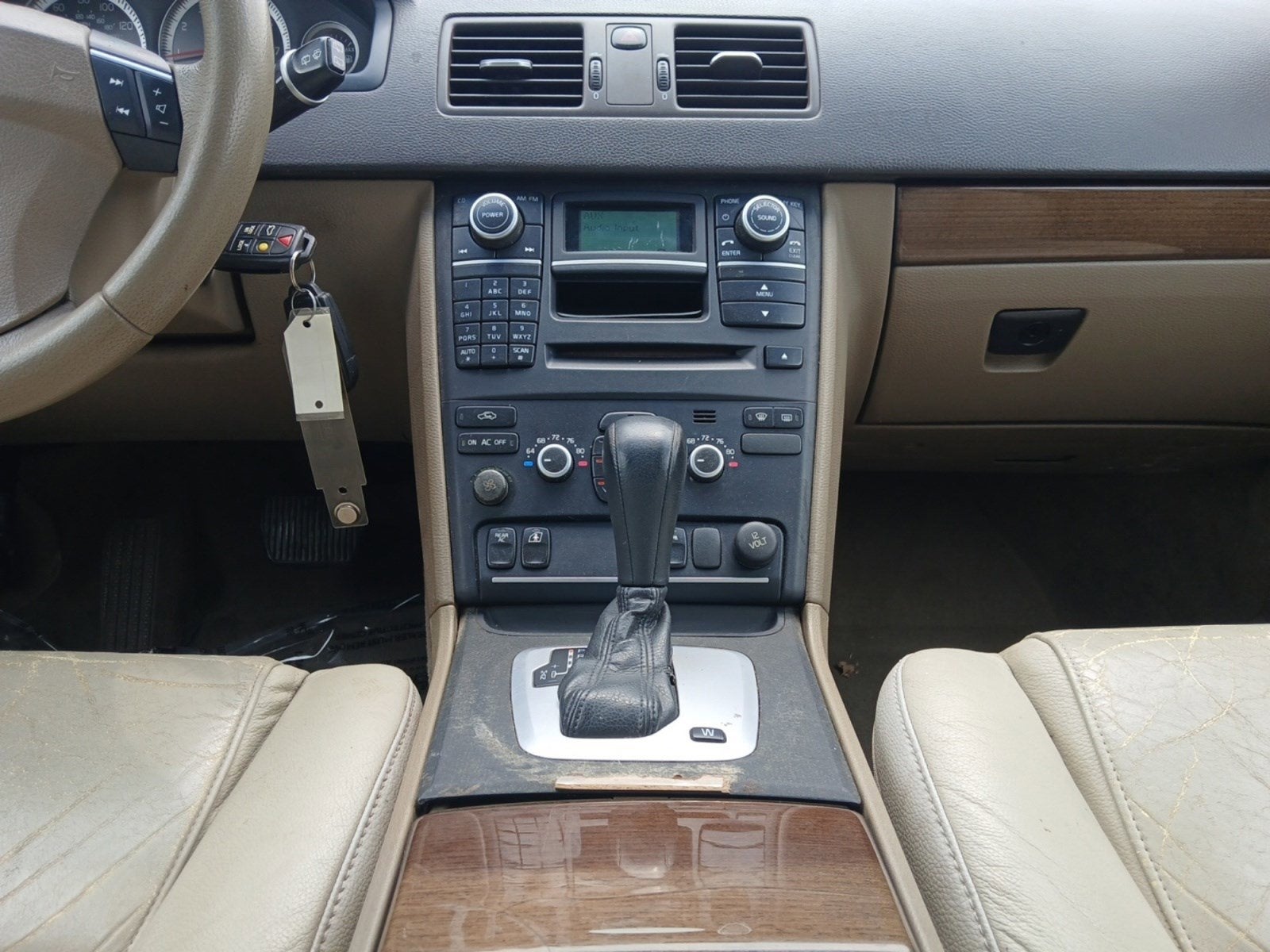 2018 Volvo XC90 T5 Momentum 3RD ROW SEAT W/ 7 PASSENGER CAPACITY