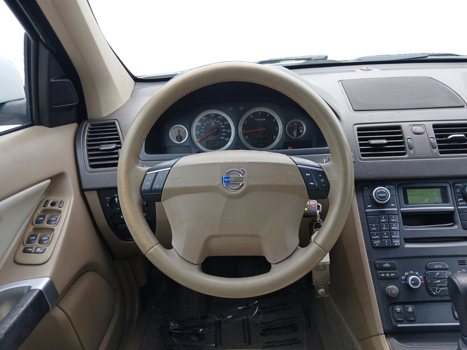 2018 Volvo XC90 T5 Momentum 3RD ROW SEAT W/ 7 PASSENGER CAPACITY