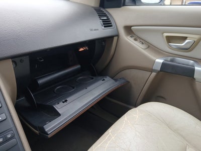 2018 Volvo XC90 T5 Momentum 3RD ROW SEAT W/ 7 PASSENGER CAPACITY