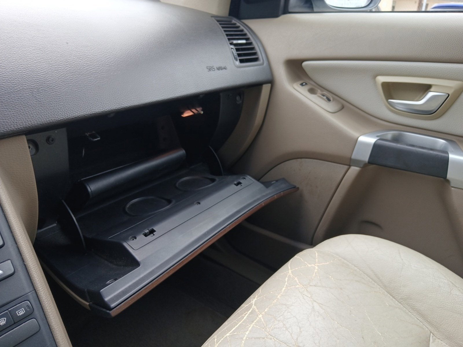 2018 Volvo XC90 T5 Momentum 3RD ROW SEAT W/ 7 PASSENGER CAPACITY