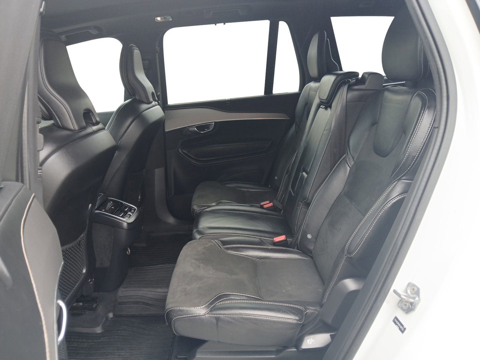 2019 Volvo XC90 T6 R-Design