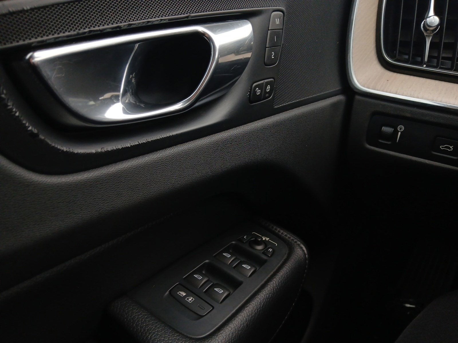 2018 Volvo XC60 Inscription